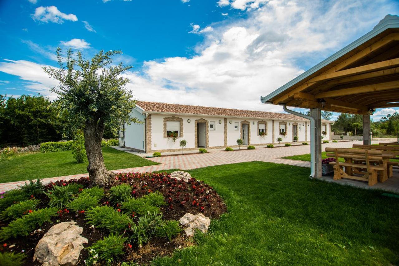 Apartments Slapovi Studenci Exterior photo