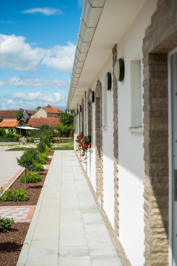 Apartments Slapovi Studenci Exterior photo